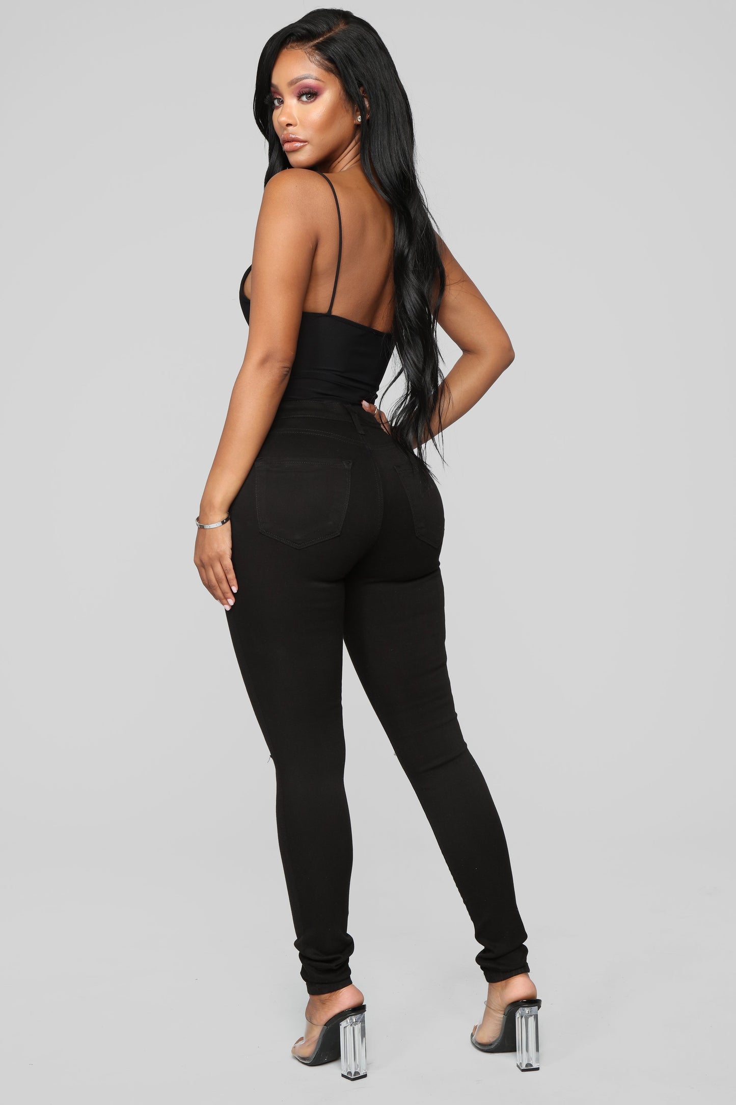 Skinny Jeans mit schmaler Taille - Schwarz